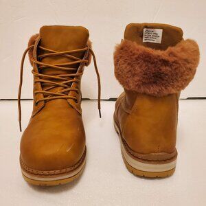 Rouge Helium Tan Faux Fur Lace Up Round-Toe Ankle Bootie Boots - (8M)